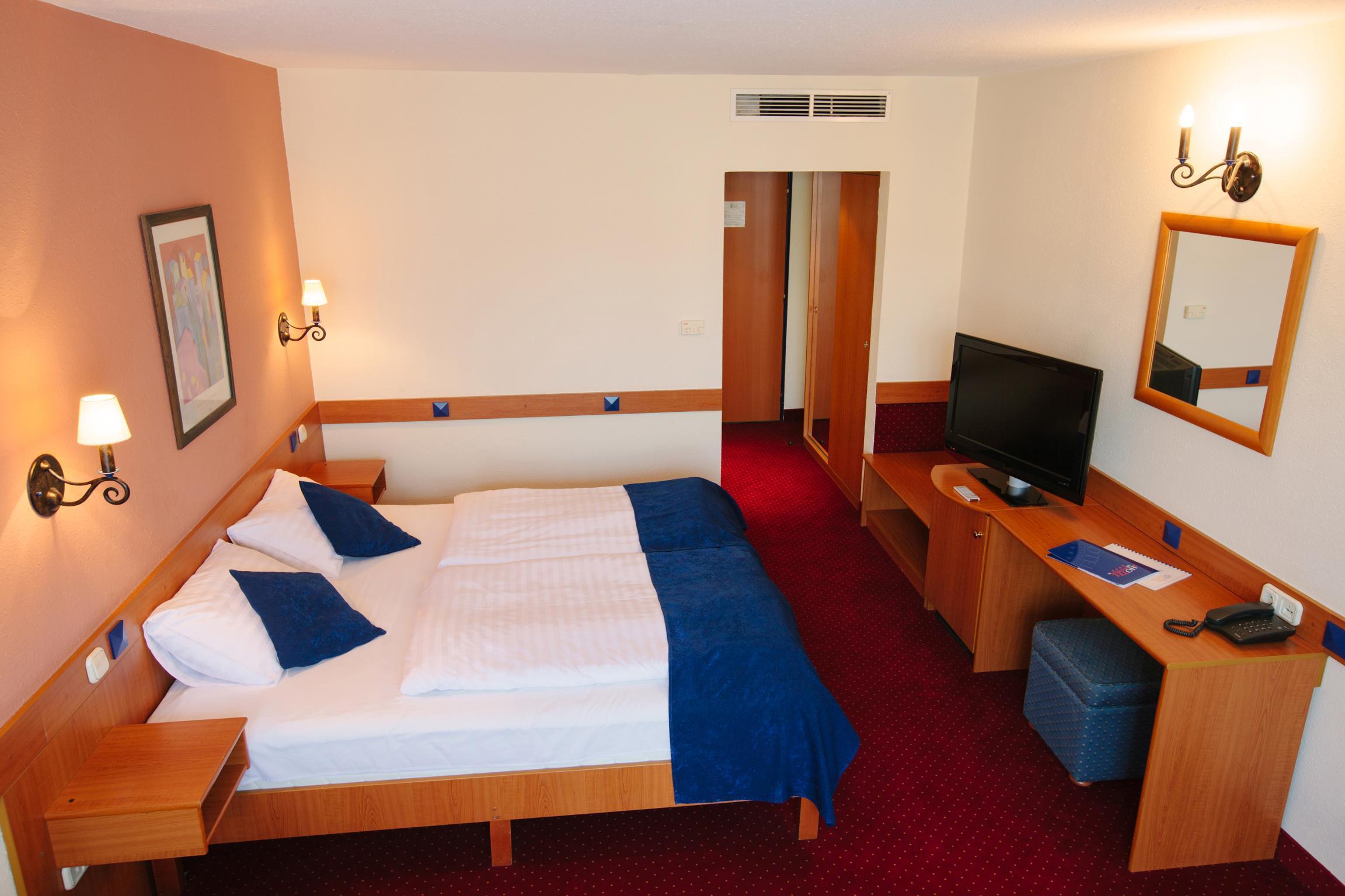 Hotel Mediterran Budapest Exteriör bild