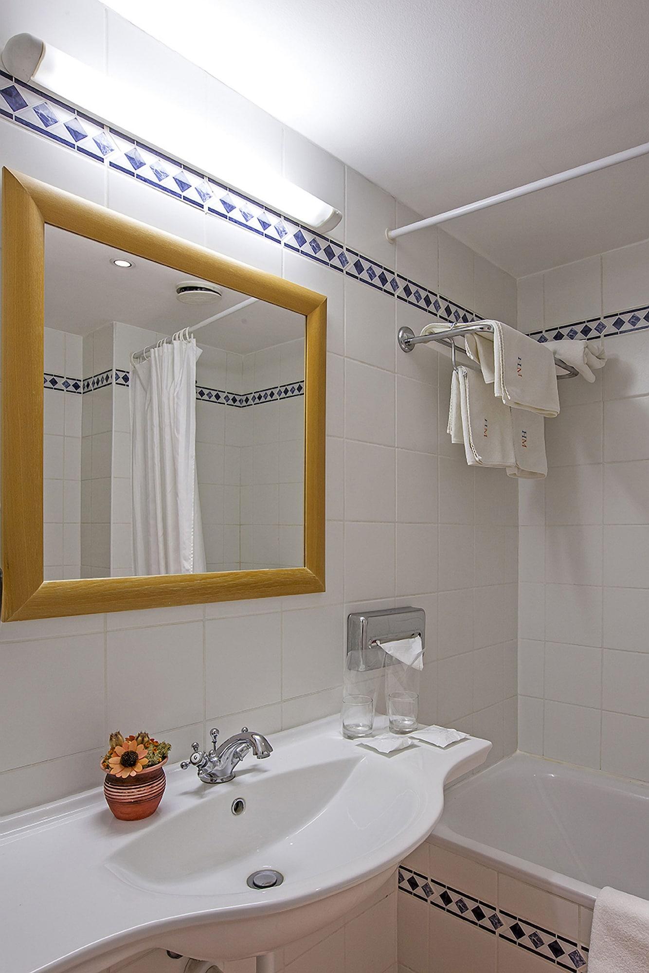 Hotel Mediterran Budapest Exteriör bild