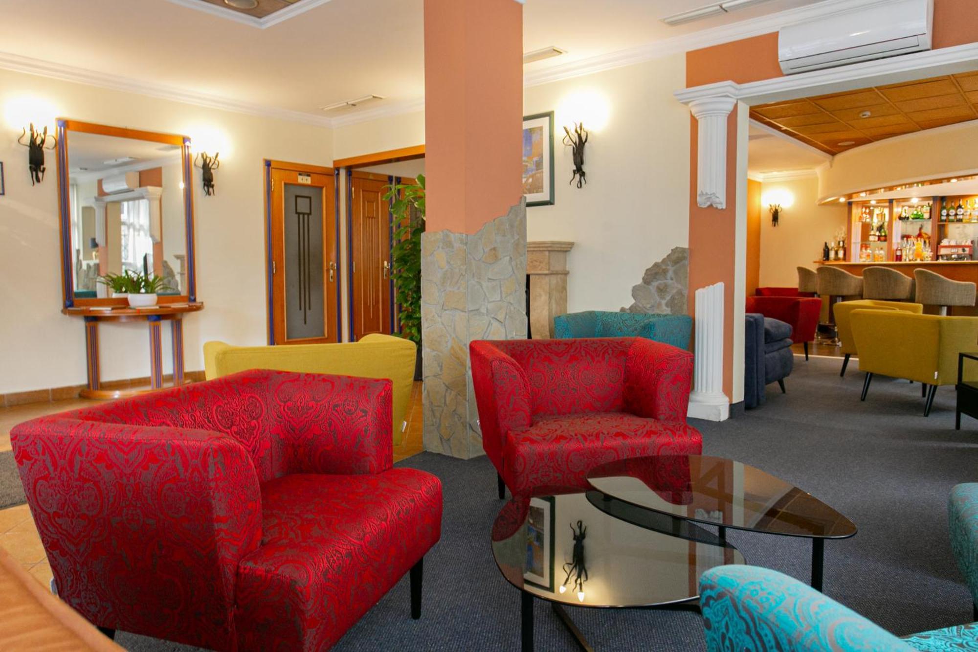 Hotel Mediterran Budapest Exteriör bild