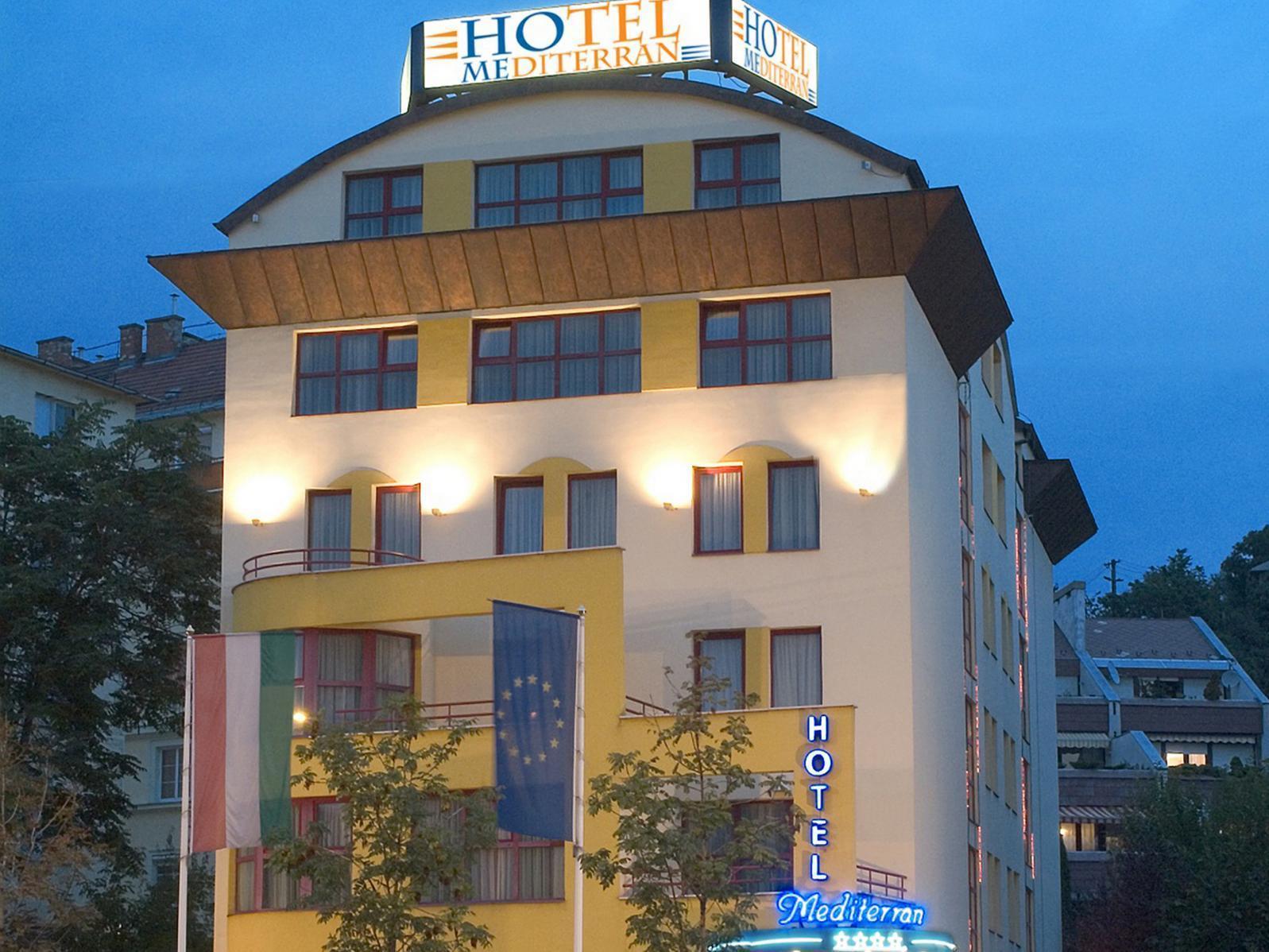 Hotel Mediterran Budapest Exteriör bild