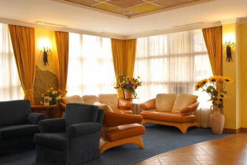Hotel Mediterran Budapest Exteriör bild